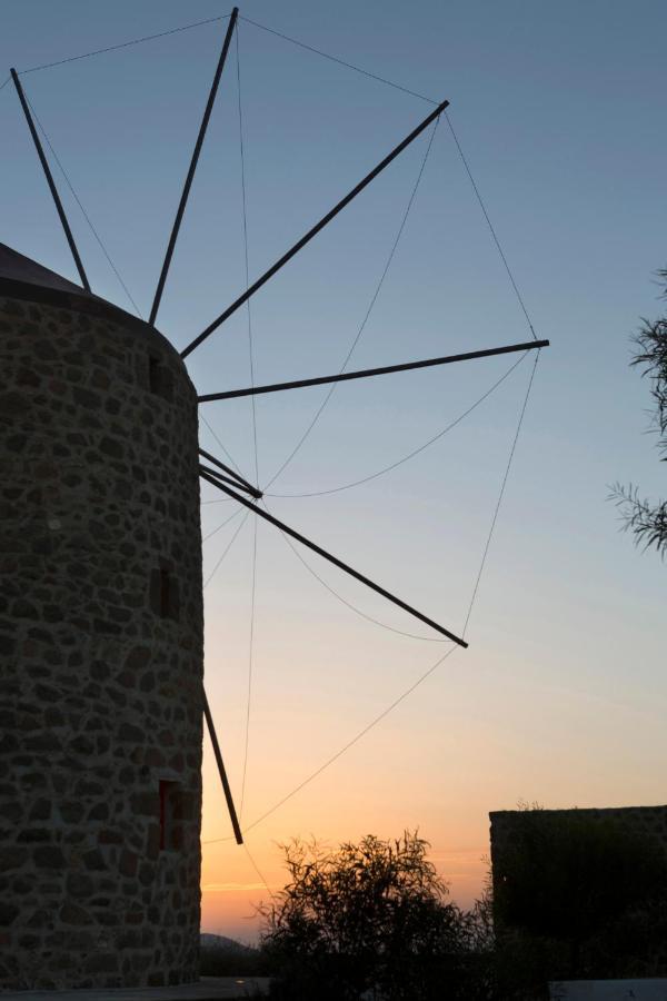 Marketos Windmill And Houses Tripiti Esterno foto